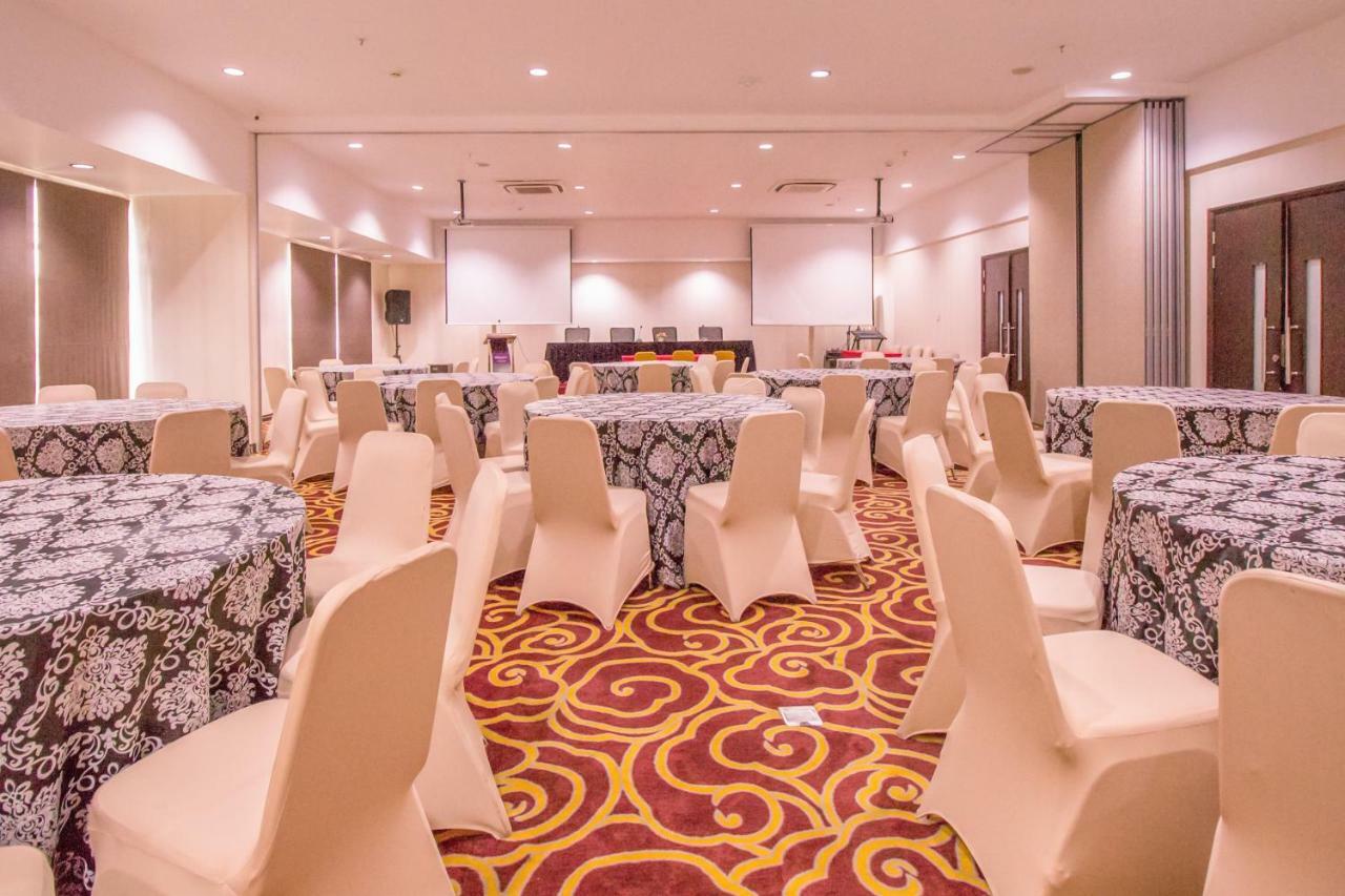 Mercure Pontianak City Center Ngoại thất bức ảnh