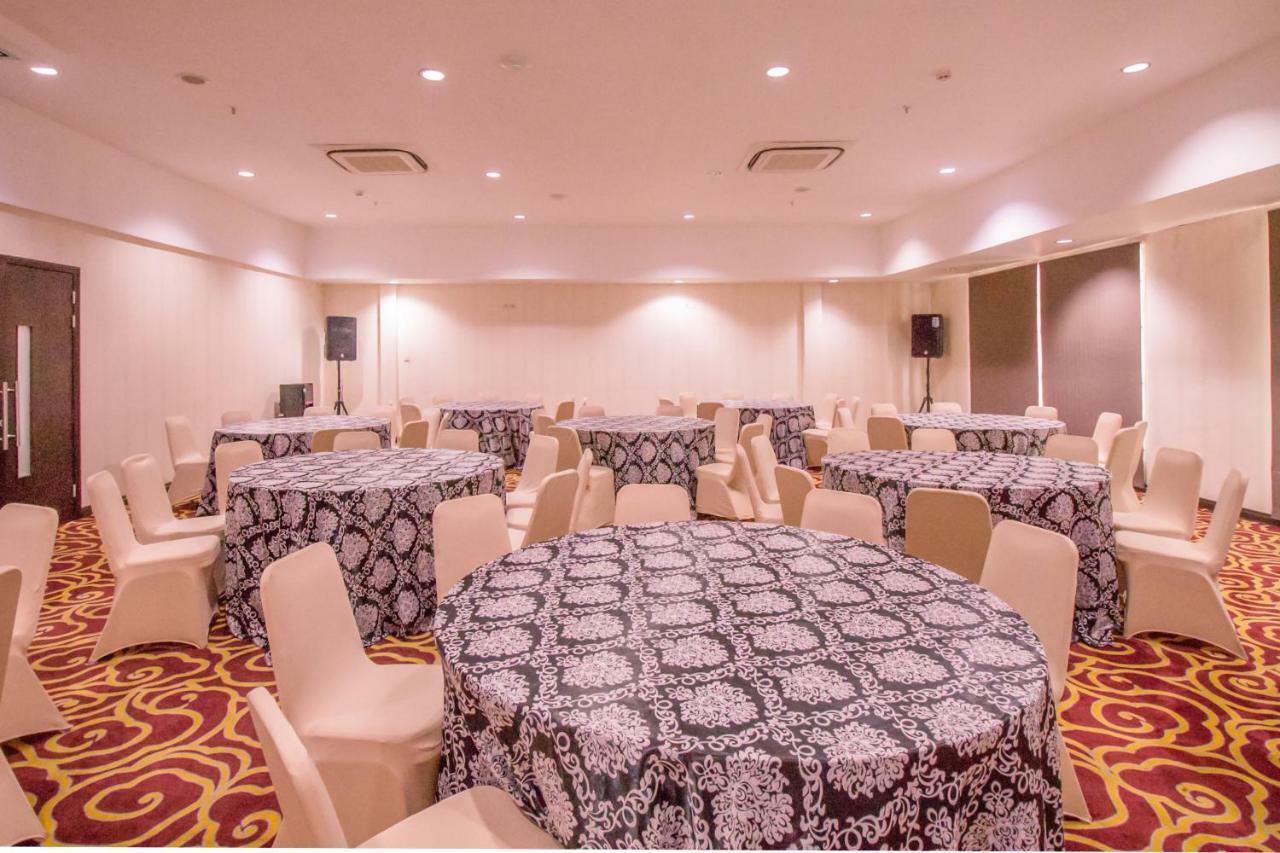 Mercure Pontianak City Center Ngoại thất bức ảnh