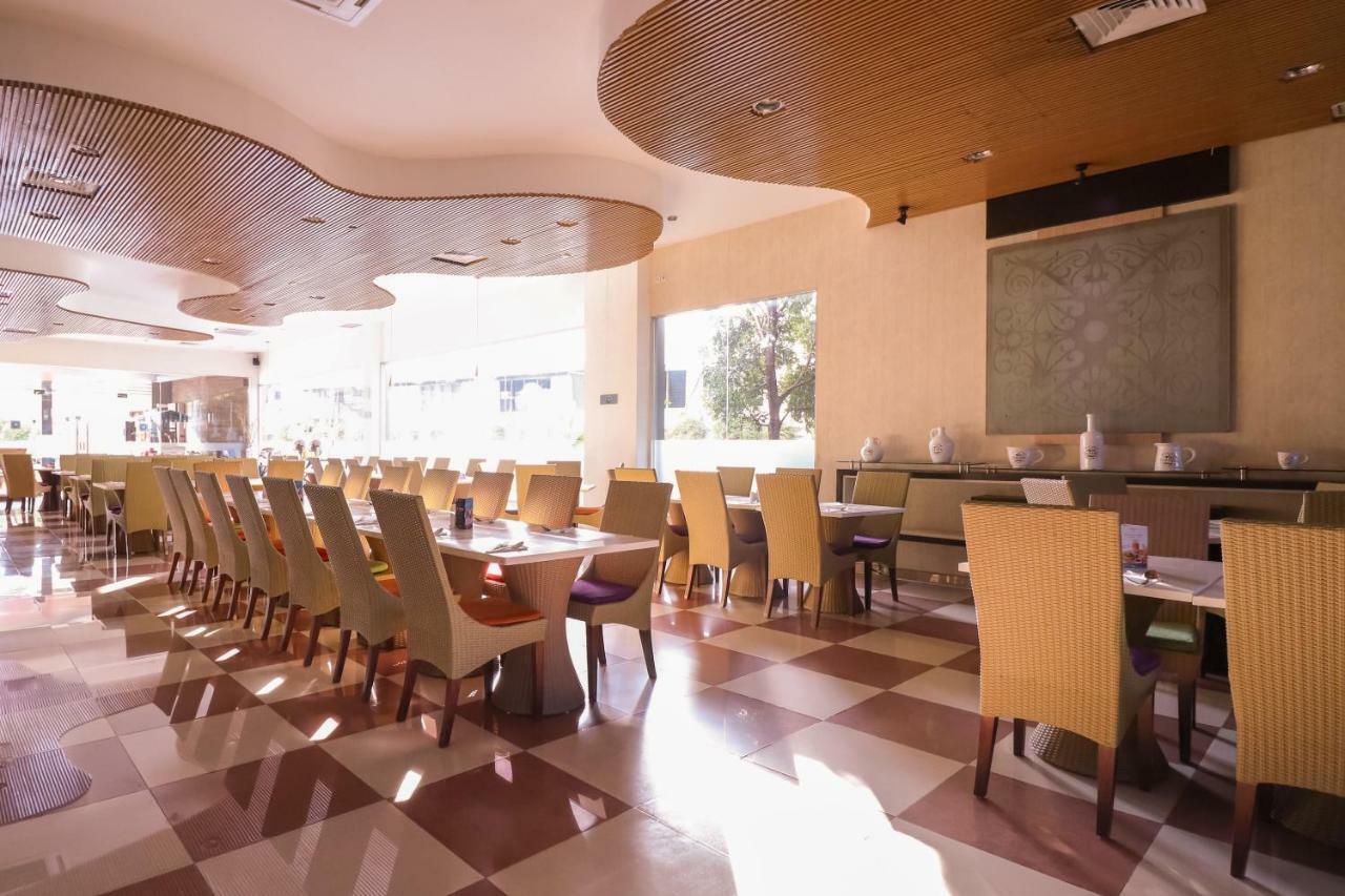 Mercure Pontianak City Center Ngoại thất bức ảnh